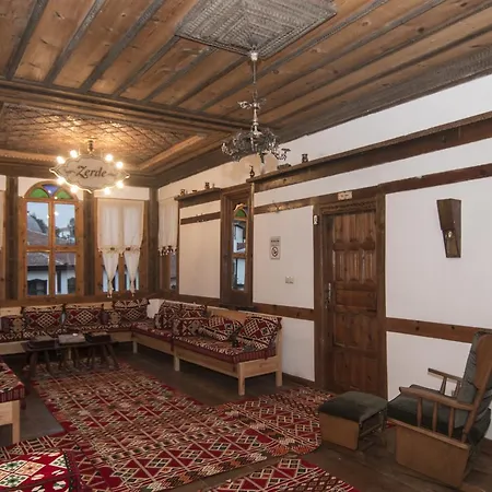 Hotel Zerde *
